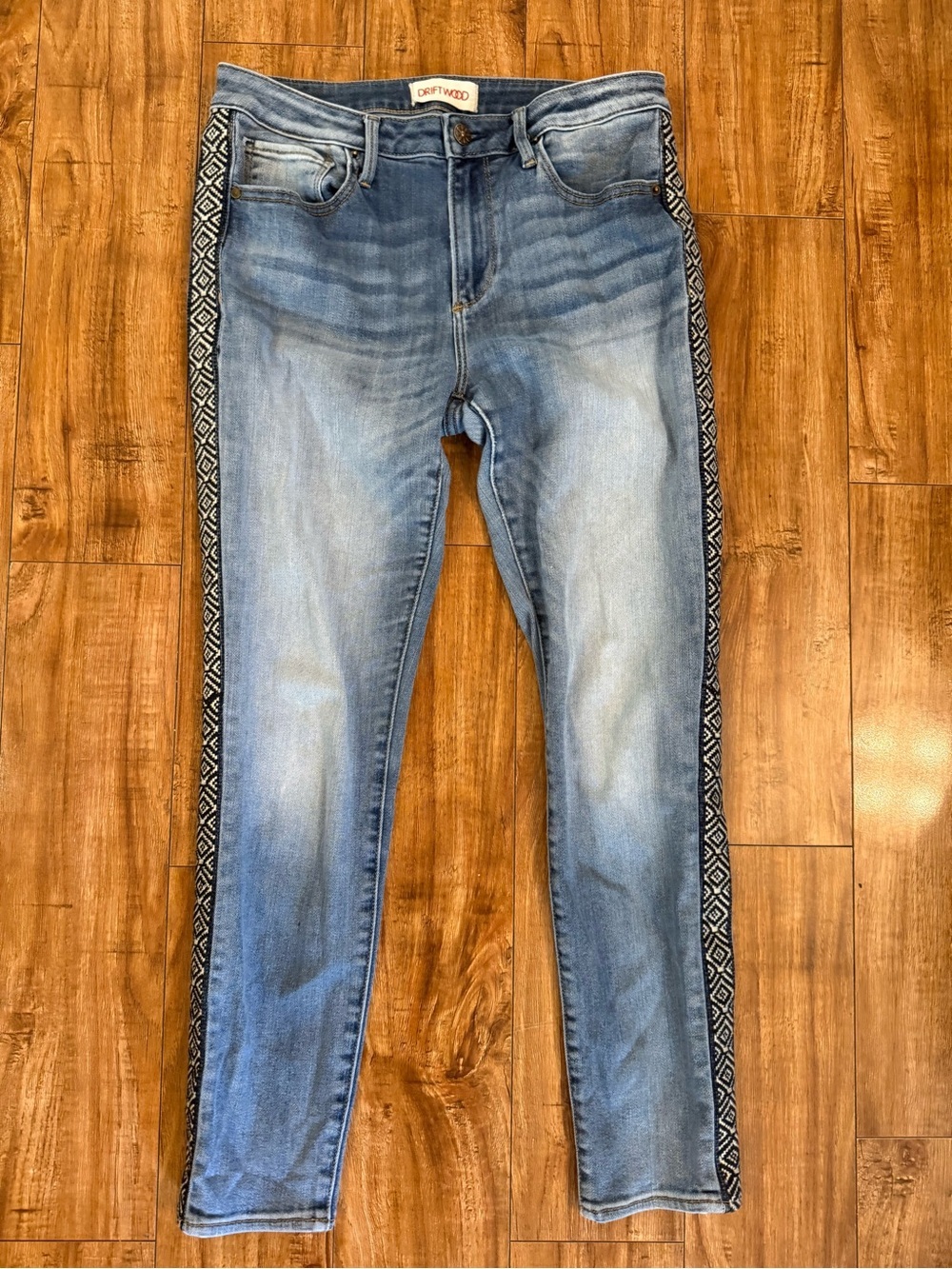 Driftwood Women's Light Blue Embroidered Side Strip Skinny Jeans Size 29